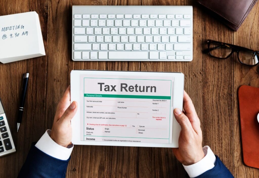 income-tax-return-deduction-refund-concept